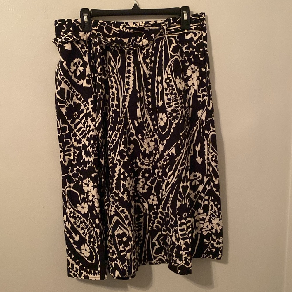 Loft Black and Cream Floral Belt Wait Midi Skirt [Size: 12]